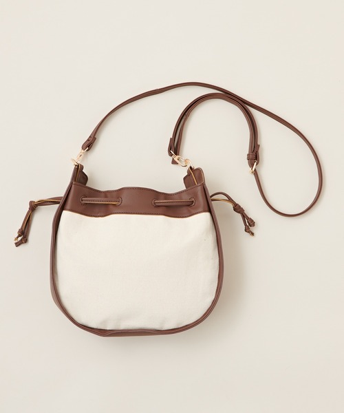 natural couture（ナチュラルクチュール）の「巾着ラウンドバッグ（ショルダーバッグ・レディース・アイボリー/ブラウン/グレイッシュベージュ・FREE）」の2枚目の写真