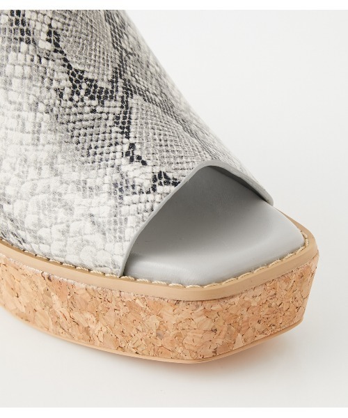 AZUL by moussy（アズールバイマウジー）の「CORK WEDGE SANDALS/コルクウェッジサンダル（サンダル・レディース・ブラック/グレー系その他/シルバー・SMALL/MEDIUM/LARGE）」の20枚目の写真