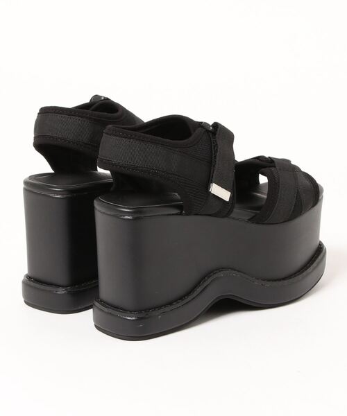 Mafmof(マフモフ)の「Mafmof(マフモフ) ベルクロテイストのコバ付き厚底ウェッジ サンダル(サンダル・レディース・ホワイト/ブラック・M/L/LL/S)」の4枚目の写真