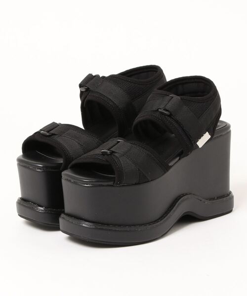 Mafmof(マフモフ)の「Mafmof(マフモフ) ベルクロテイストのコバ付き厚底ウェッジ サンダル(サンダル・レディース・ホワイト/ブラック・M/L/LL/S)」の6枚目の写真
