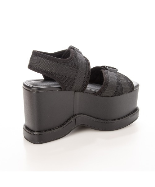 Mafmof(マフモフ)の「Mafmof(マフモフ) ベルクロテイストのコバ付き厚底ウェッジ サンダル(サンダル・レディース・ホワイト/ブラック・M/L/LL/S)」の10枚目の写真