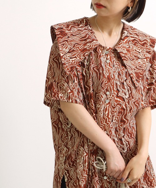 Factor=(ファクターイコール)の「BIGセーラーカラーブラウス(シャツ/ブラウス・レディース・ブラック/ブラウン/オフホワイト・FREE)」の3枚目の写真