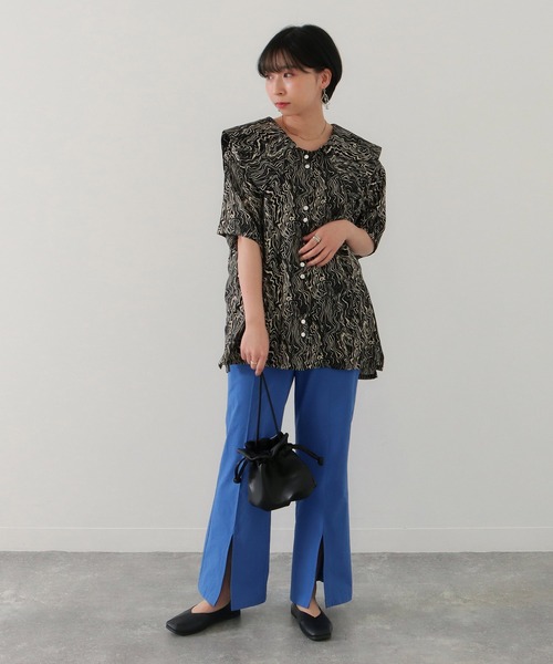 Factor=(ファクターイコール)の「BIGセーラーカラーブラウス(シャツ/ブラウス・レディース・ブラック/ブラウン/オフホワイト・FREE)」の4枚目の写真