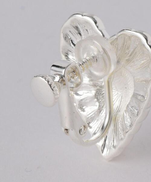 green label relaxing(グリーンレーベルリラクシング)の「SC HEART コンチョ イヤリング(イヤリング・レディース・シルバー/ゴールド・FREE)」の6枚目の写真