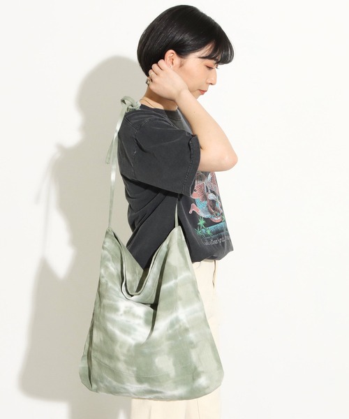 Factor=（ファクターイコール）の「タイダイウォッシュショルダーバッグ（トートバッグ・レディース・オレンジ/カーキ/ブルー・FREE）」の2枚目の写真