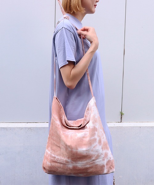 Factor=（ファクターイコール）の「タイダイウォッシュショルダーバッグ（トートバッグ・レディース・オレンジ/カーキ/ブルー・FREE）」の4枚目の写真