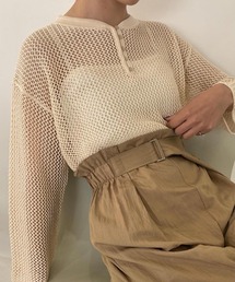 center button mesh knit