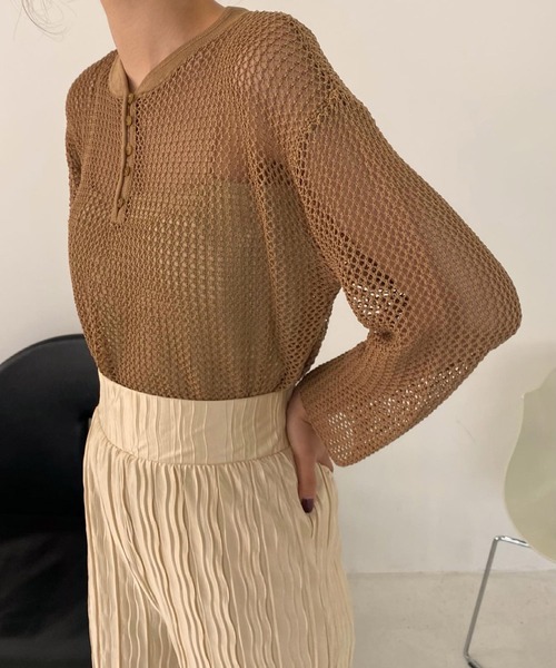 lawgy（ラウジー）の「center button mesh knit（ニット/セーター・レディース・ベージュ/ブラウン/アイボリー・FREE）」の15枚目の写真