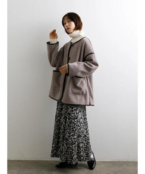 koe（コエ）の「ミドル丈合皮パイピングコート*（ノーカラーコート・レディース・ベージュ/アイボリー/モカ・M）」の21枚目の写真