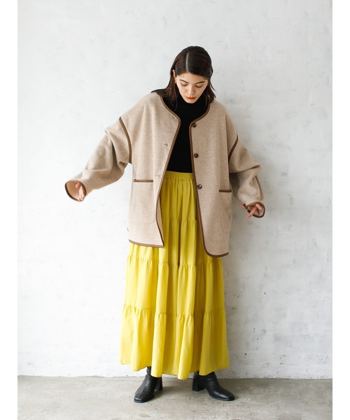 koe（コエ）の「ミドル丈合皮パイピングコート*（ノーカラーコート・レディース・ベージュ/アイボリー/モカ・M）」の5枚目の写真