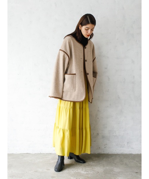 koe（コエ）の「ミドル丈合皮パイピングコート*（ノーカラーコート・レディース・ベージュ/アイボリー/モカ・M）」の7枚目の写真