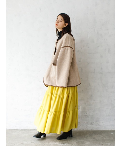 koe（コエ）の「ミドル丈合皮パイピングコート*（ノーカラーコート・レディース・ベージュ/アイボリー/モカ・M）」の8枚目の写真