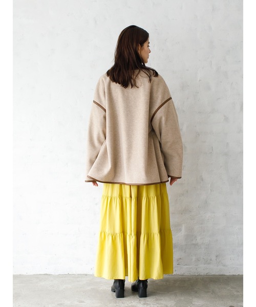 koe（コエ）の「ミドル丈合皮パイピングコート*（ノーカラーコート・レディース・ベージュ/アイボリー/モカ・M）」の9枚目の写真