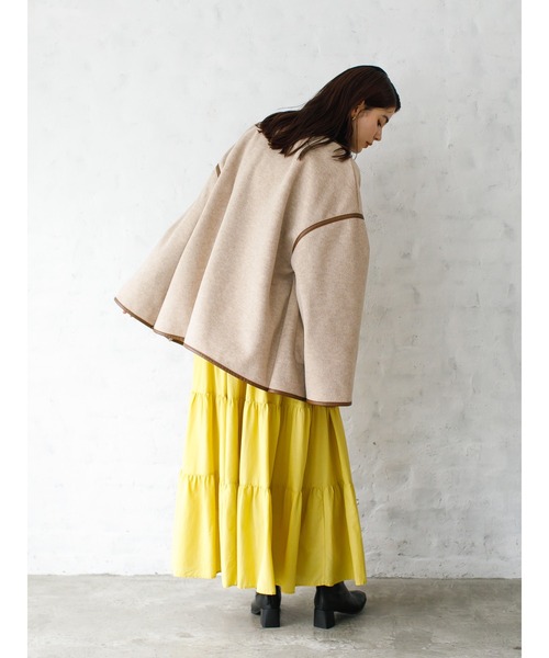 koe（コエ）の「ミドル丈合皮パイピングコート*（ノーカラーコート・レディース・ベージュ/アイボリー/モカ・M）」の10枚目の写真