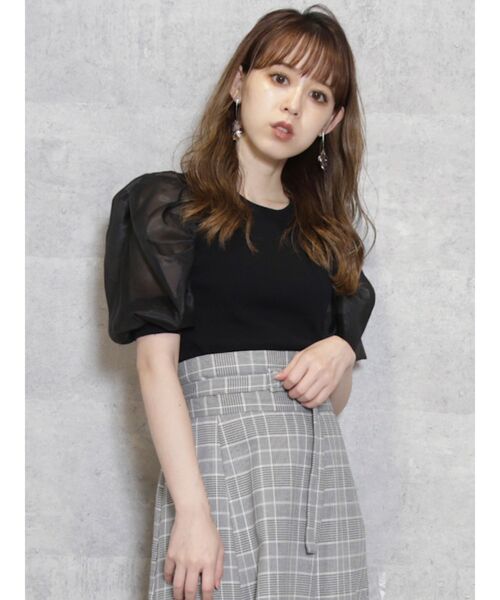 dazzlin（ダズリン）の「シアーハイネックニットトップス（ニット/セーター・レディース・オフホワイト/ブラック/グレー/ブラウン・FREE）」の2枚目の写真