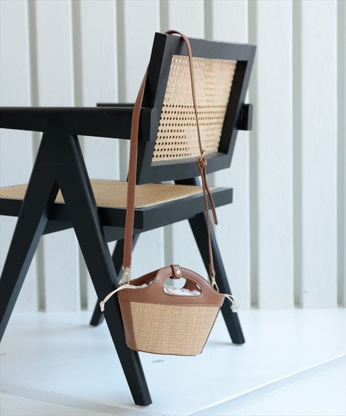 DONOBAN（ドノバン）の「2wayミニバスケットバッグ（ハンドバッグ・レディース・ブラック/ブラウン・ONESIZE）」の7枚目の写真