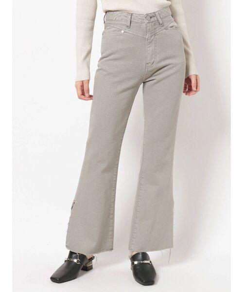 MURUA(ムルーア)の「カットオフフレアパンツ(デニムパンツ・レディース・グレー/ブラック・0/1/2)」の11枚目の写真