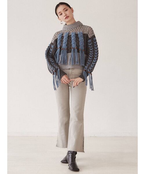 MURUA(ムルーア)の「カットオフフレアパンツ(デニムパンツ・レディース・グレー/ブラック・0/1/2)」の8枚目の写真