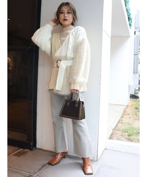 MURUA(ムルーア)の「カットオフフレアパンツ(デニムパンツ・レディース・グレー/ブラック・0/1/2)」の12枚目の写真