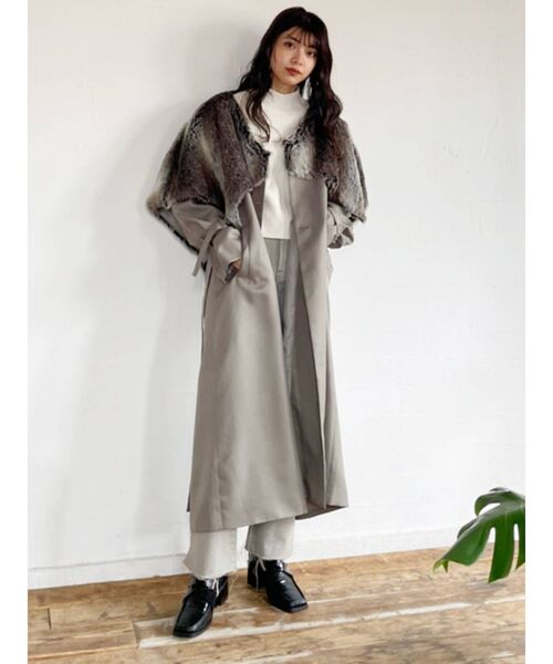 MURUA(ムルーア)の「カットオフフレアパンツ(デニムパンツ・レディース・グレー/ブラック・0/1/2)」の16枚目の写真