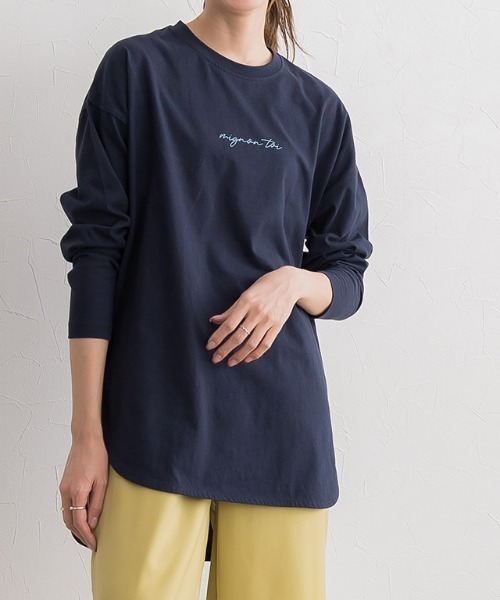 Pierrot（ピエロ）の「コットンロングスリーブロゴTシャツ（Tシャツ/カットソー・レディース・オフホワイト/ブラック/ラベンダー/モカ/ネイビー/グレイッシュベージュ・M/L）」の6枚目の写真