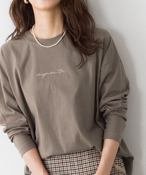 Pierrot（ピエロ）の「コットンロングスリーブロゴTシャツ（Tシャツ/カットソー・レディース・オフホワイト/ブラック/ラベンダー/モカ/ネイビー/グレイッシュベージュ・M/L）」の4枚目の写真