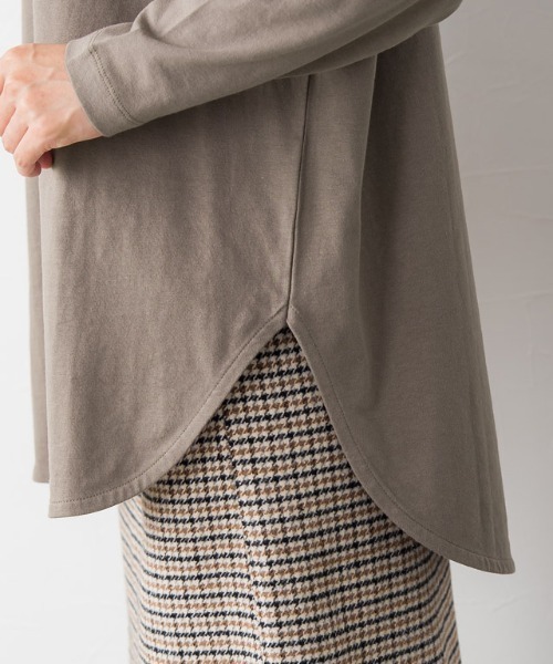 Pierrot（ピエロ）の「コットンロングスリーブロゴTシャツ（Tシャツ/カットソー・レディース・オフホワイト/ブラック/ラベンダー/モカ/ネイビー/グレイッシュベージュ・M/L）」の16枚目の写真