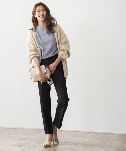 Pierrot（ピエロ）の「コットンロングスリーブロゴTシャツ（Tシャツ/カットソー・レディース・オフホワイト/ブラック/ラベンダー/モカ/ネイビー/グレイッシュベージュ・M/L）」の12枚目の写真