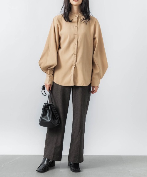 SETUP7（セットアップセブン）の「バルーンスリーブが一枚で決まる。【SETUP7】ボリューム袖スタンドカラーシャツ KNF（シャツ/ブラウス・レディース・ホワイト/ブラック/ベージュ/ブルー/ブルー系2/ホワイト系2/ブラック系2/グリーン/ベージュ系2・4/3）」の13枚目の写真