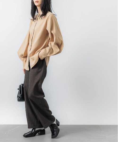 SETUP7（セットアップセブン）の「バルーンスリーブが一枚で決まる。【SETUP7】ボリューム袖スタンドカラーシャツ KNF（シャツ/ブラウス・レディース・ホワイト/ブラック/ベージュ/ブルー/ブルー系2/ホワイト系2/ブラック系2/グリーン/ベージュ系2・4/3）」の14枚目の写真