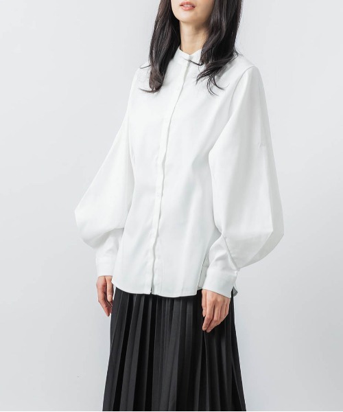 SETUP7（セットアップセブン）の「バルーンスリーブが一枚で決まる。【SETUP7】ボリューム袖スタンドカラーシャツ KNF（シャツ/ブラウス・レディース・ホワイト/ブラック/ベージュ/ブルー/ブルー系2/ホワイト系2/ブラック系2/グリーン/ベージュ系2・4/3）」の15枚目の写真