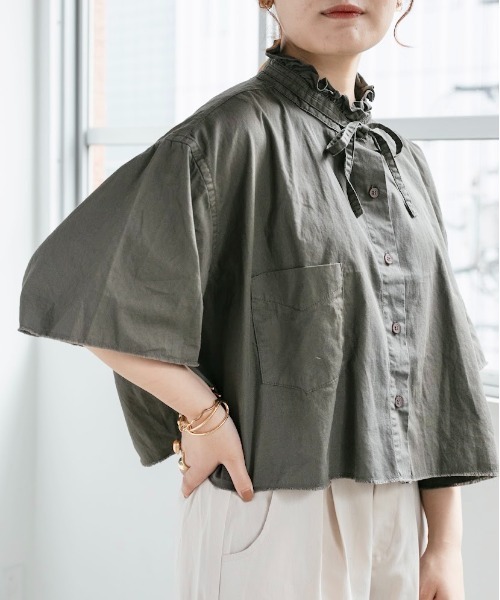 黒　リボン　裾切りっぱなし　半袖シャツ forksy.】リボン付きクロップ半袖シャツ（シャツ/ブラウス