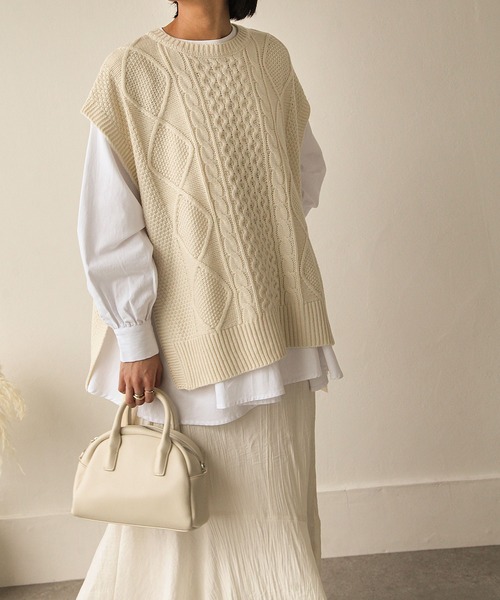 Chillfar（チルファー）の「5Gアクリルバルキーサイドリボンケーブルベスト（ベスト・レディース・ブラック/ブラウン/アイボリー/グレイッシュベージュ・FREE）」の5枚目の写真