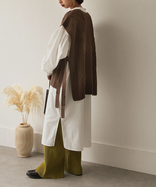 Chillfar（チルファー）の「5Gアクリルバルキーサイドリボンケーブルベスト（ベスト・レディース・ブラック/ブラウン/アイボリー/グレイッシュベージュ・FREE）」の12枚目の写真