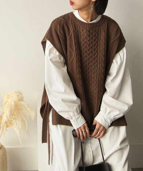 Chillfar（チルファー）の「5Gアクリルバルキーサイドリボンケーブルベスト（ベスト・レディース・ブラック/ブラウン/アイボリー/グレイッシュベージュ・FREE）」の6枚目の写真