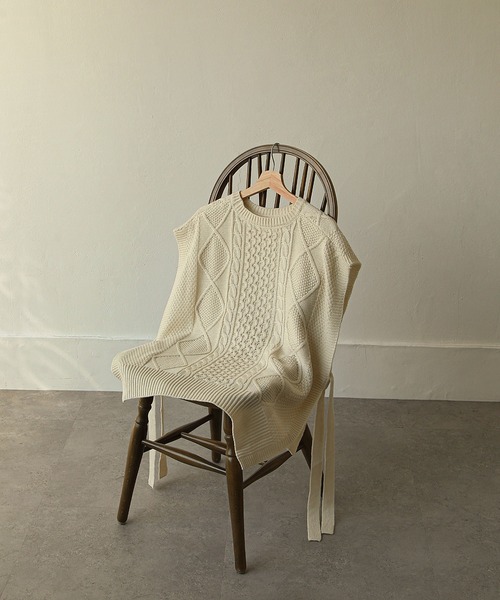 Chillfar（チルファー）の「5Gアクリルバルキーサイドリボンケーブルベスト（ベスト・レディース・ブラック/ブラウン/アイボリー/グレイッシュベージュ・FREE）」の10枚目の写真