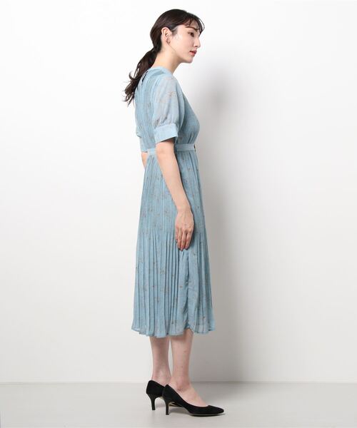 Te chichi（テチチ）の「花柄プリーツワンピース（ワンピース・レディース・ブラック/カーキ/ブルー・ﾌﾘ-）」の4枚目の写真