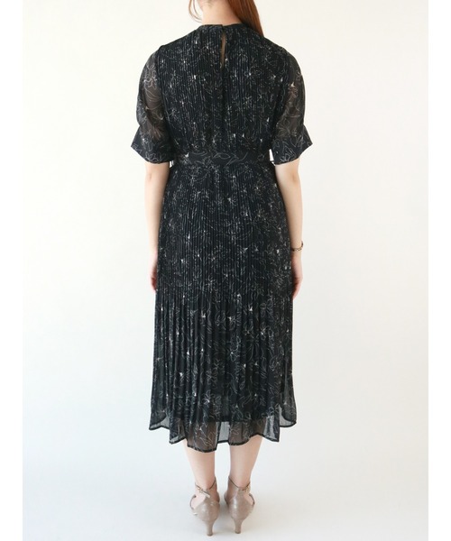 Te chichi（テチチ）の「花柄プリーツワンピース（ワンピース・レディース・ブラック/カーキ/ブルー・ﾌﾘ-）」の7枚目の写真