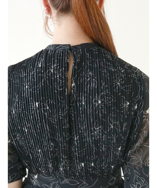 Te chichi（テチチ）の「花柄プリーツワンピース（ワンピース・レディース・ブラック/カーキ/ブルー・ﾌﾘ-）」の8枚目の写真