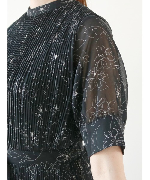 Te chichi（テチチ）の「花柄プリーツワンピース（ワンピース・レディース・ブラック/カーキ/ブルー・ﾌﾘ-）」の10枚目の写真