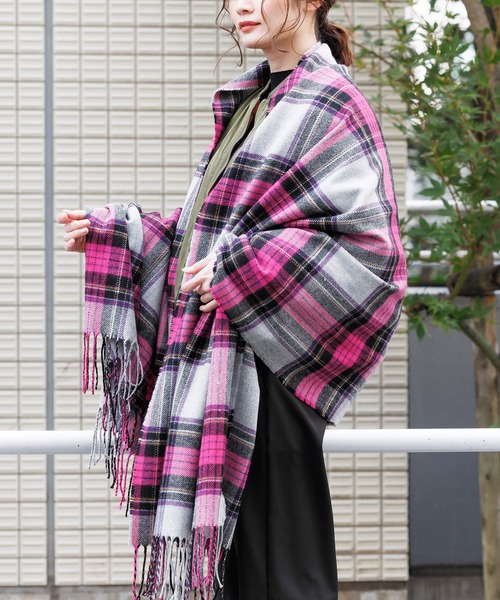 mili an deni(ミリアンデニ)の「チェック柄大判ストール(ストール/ショール・レディース・ライトグレー/ブラック/ネイビー/オフホワイト/イエロー/グリーン/アイボリー/モカ/ブルー/ライトグリーン/ピンク/オレンジ/ライトブルー・F)」の12枚目の写真