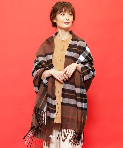 mili an deni(ミリアンデニ)の「チェック柄大判ストール(ストール/ショール・レディース・ライトグレー/ブラック/ネイビー/オフホワイト/イエロー/グリーン/アイボリー/モカ/ブルー/ライトグリーン/ピンク/オレンジ/ライトブルー・F)」の6枚目の写真