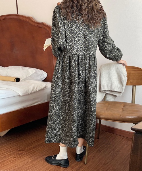 me+em select（ミームセレクト）の「花柄コーデュロイギャザーワンピース（ワンピース・レディース・ブラック/ブラウン/グリーン・FREE）」の19枚目の写真