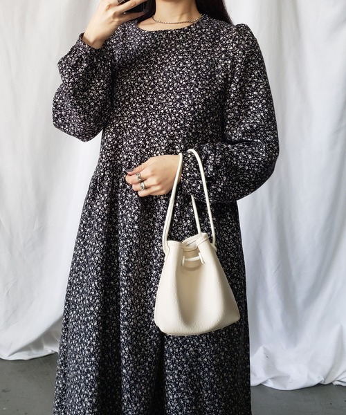 me+em select（ミームセレクト）の「花柄コーデュロイギャザーワンピース（ワンピース・レディース・ブラック/ブラウン/グリーン・FREE）」の8枚目の写真