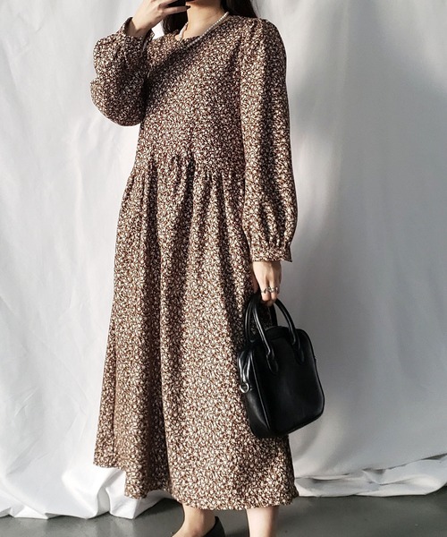 me+em select（ミームセレクト）の「花柄コーデュロイギャザーワンピース（ワンピース・レディース・ブラック/ブラウン/グリーン・FREE）」の18枚目の写真