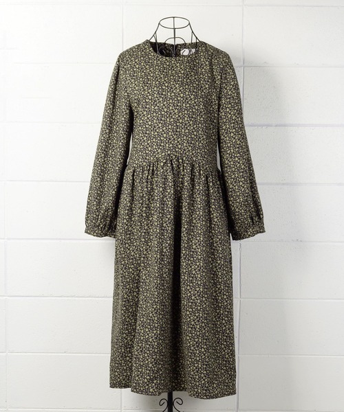 me+em select（ミームセレクト）の「花柄コーデュロイギャザーワンピース（ワンピース・レディース・ブラック/ブラウン/グリーン・FREE）」の9枚目の写真