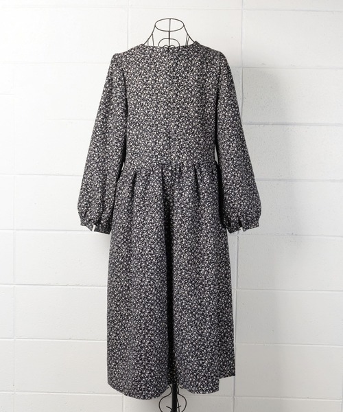 me+em select（ミームセレクト）の「花柄コーデュロイギャザーワンピース（ワンピース・レディース・ブラック/ブラウン/グリーン・FREE）」の11枚目の写真