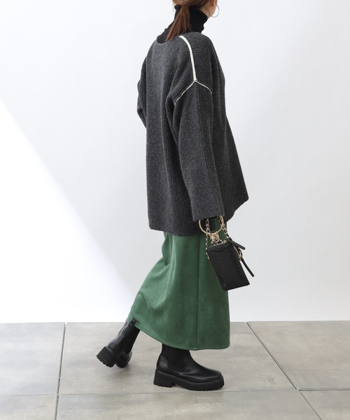 COLONY 2139（コロニートゥーワンスリーナイン）の「ラムズブレンド片畦配色リンキング深Vプルオーバー（ニット/セーター・レディース・グリーン/ベージュ/チャコールグレー・FREE）」の22枚目の写真