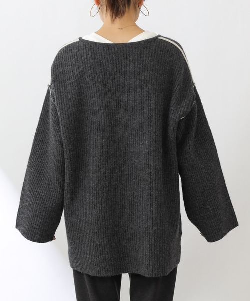 COLONY 2139（コロニートゥーワンスリーナイン）の「ラムズブレンド片畦配色リンキング深Vプルオーバー（ニット/セーター・レディース・グリーン/ベージュ/チャコールグレー・FREE）」の7枚目の写真