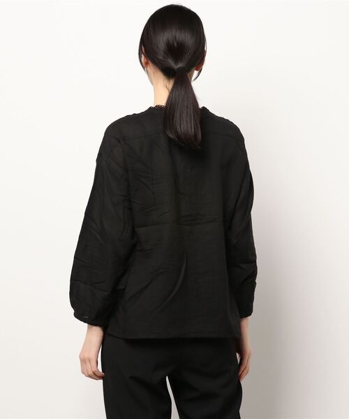 Samansa Mos2 blue（サマンサモスモスブルー）の「レースピンタックブラウス（シャツ/ブラウス・レディース・ブラック/ベージュ/オフホワイト・ﾌﾘ-）」の5枚目の写真